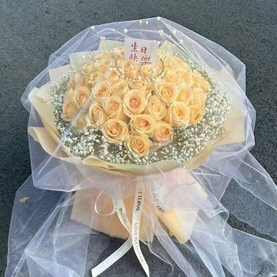 厦门52朵香槟玫瑰满天星，你就是我的全部
