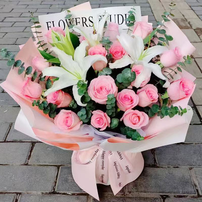 厦门18朵粉玫瑰2支百合，我的心尖宝贝